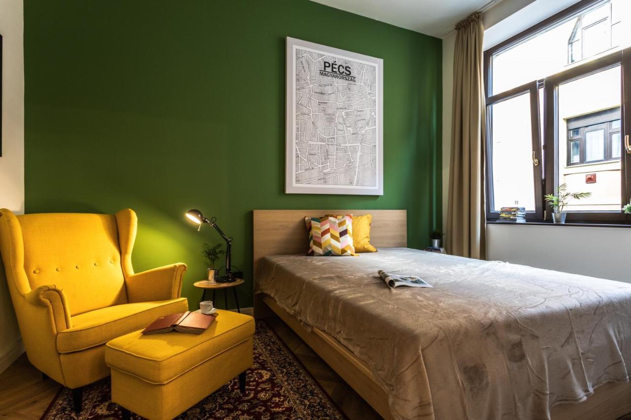 M15 Apartment Pécs Extérieur photo